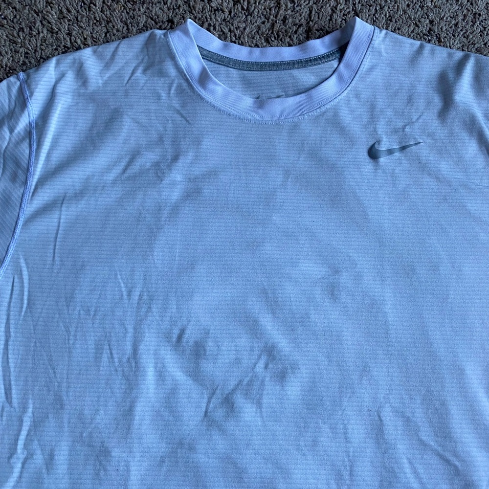 Nike Dri Fit Activewear T-shirt XL White Stripes Tshirt workout